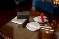 Present More courtesy line accessories, perfect for ensuring functionality, elegance, and style in high-end hotels and spas.