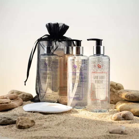 Beauty-Day Italy gift set with shampoo, shower gel, and soap dispenser and scrub sponge