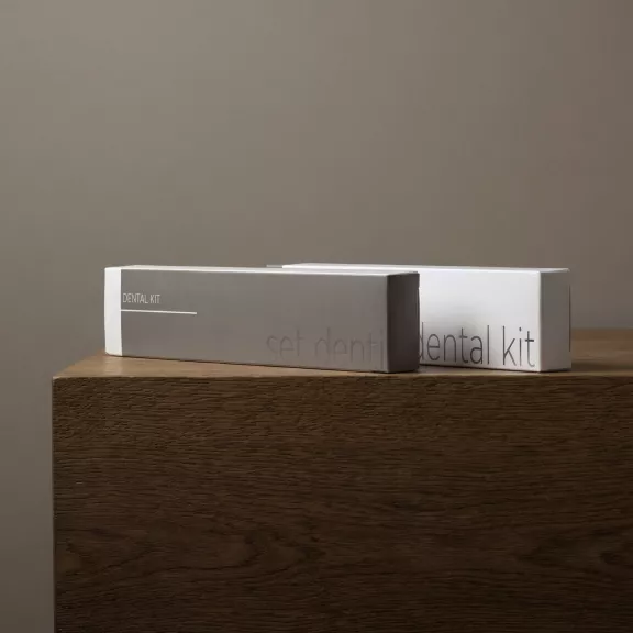Smart line teeth set in a box